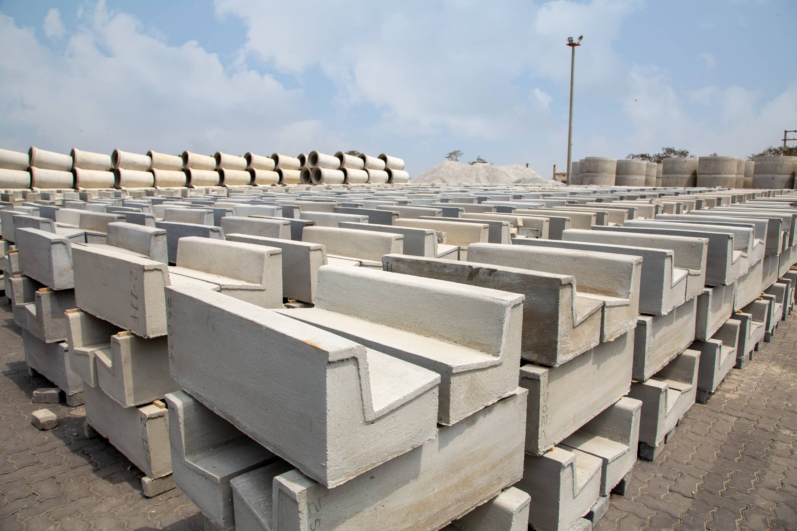 Precast Kerbs Straight curved and corner kerbs for road demarcation